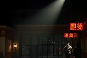 《回声档案室》画面：旧录音带与摊开的采访手稿